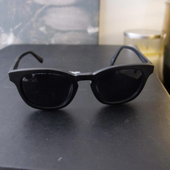 Raen Matte Black Polarized Sunglasses - Picture 2 of 5